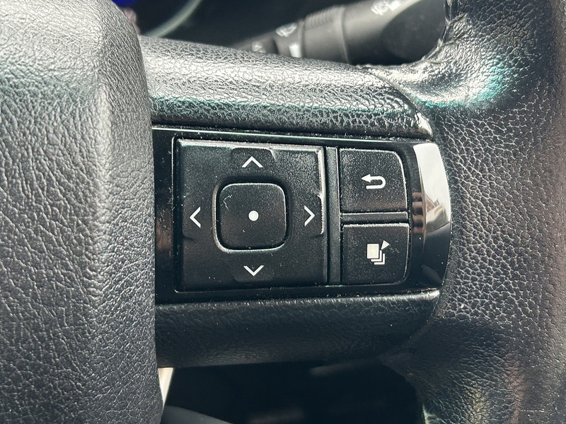 Toyota D-4D Invincible Pickup 2.4 Automatic Diesel