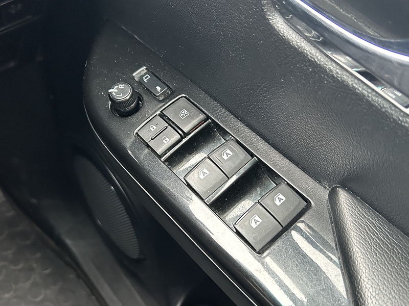 Toyota D-4D Invincible Pickup 2.4 Automatic Diesel