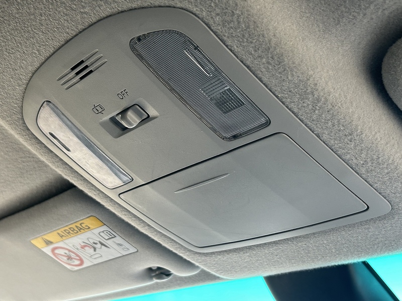 Toyota D-4D Invincible Pickup 2.4 Automatic Diesel