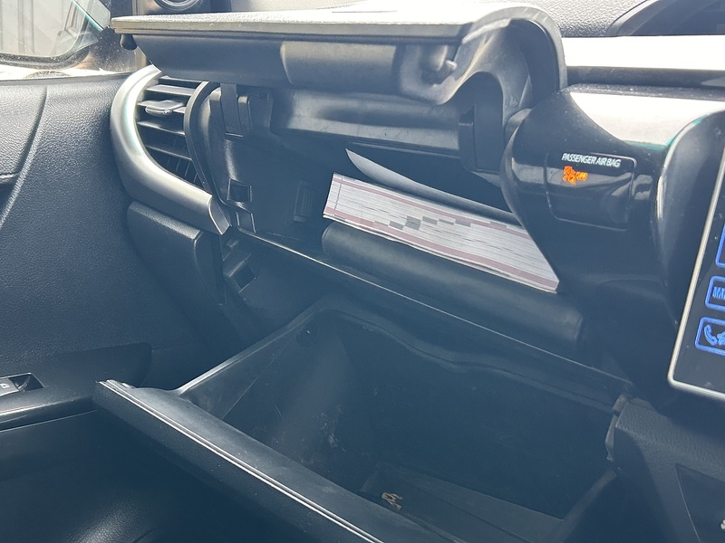 Toyota D-4D Invincible Pickup 2.4 Automatic Diesel