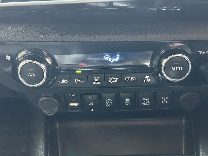 Toyota D-4D Invincible Pickup 2.4 Automatic Diesel