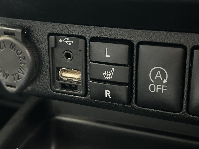 Toyota D-4D Invincible Pickup 2.4 Automatic Diesel