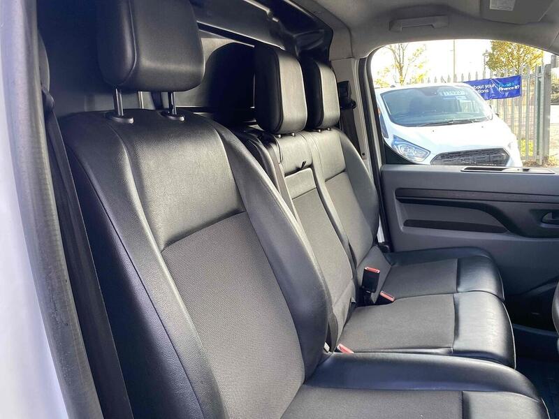 Vauxhall 1.5 Turbo D 2900 Sportive Panel Van 5dr Diesel Manual L2 H1 Euro 6 (s/s) (100 ps)