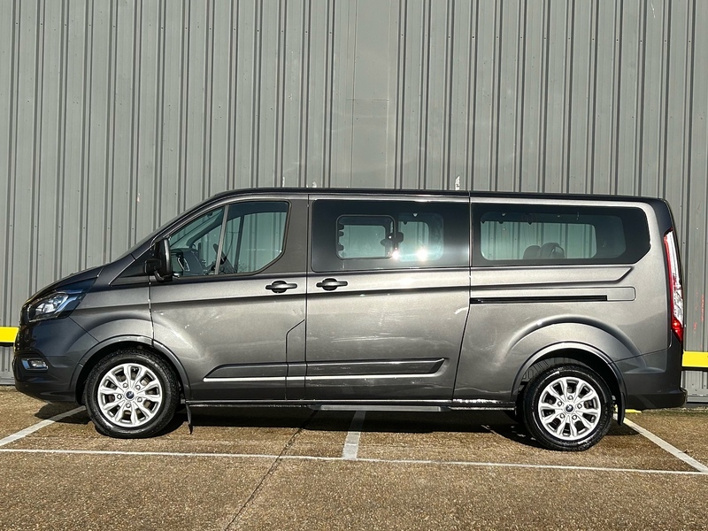 Ford 2.0 320 EcoBlue Titanium Minibus Double Cab 5dr Diesel Auto L2 Euro 6 (s/s) (130 ps)