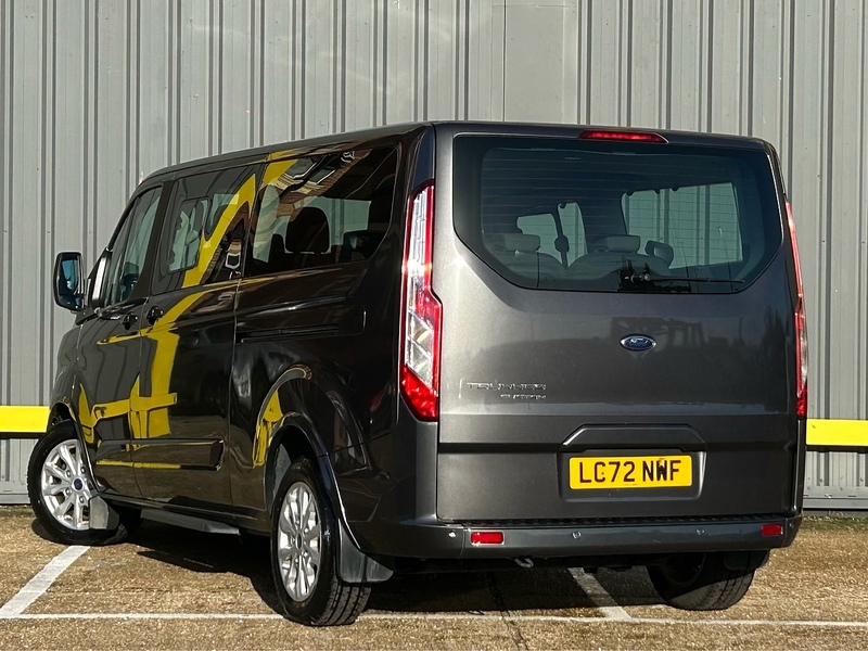 Ford 2.0 320 EcoBlue Titanium Minibus Double Cab 5dr Diesel Auto L2 Euro 6 (s/s) (130 ps)