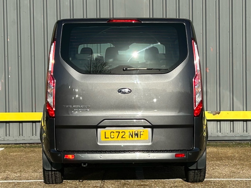 Ford 2.0 320 EcoBlue Titanium Minibus Double Cab 5dr Diesel Auto L2 Euro 6 (s/s) (130 ps)