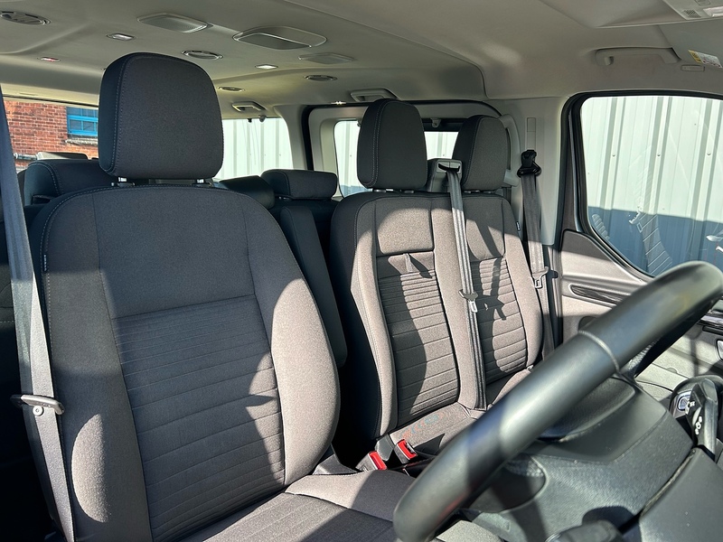 Ford 2.0 320 EcoBlue Titanium Minibus Double Cab 5dr Diesel Auto L2 Euro 6 (s/s) (130 ps)