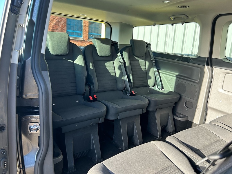 Ford 2.0 320 EcoBlue Titanium Minibus Double Cab 5dr Diesel Auto L2 Euro 6 (s/s) (130 ps)