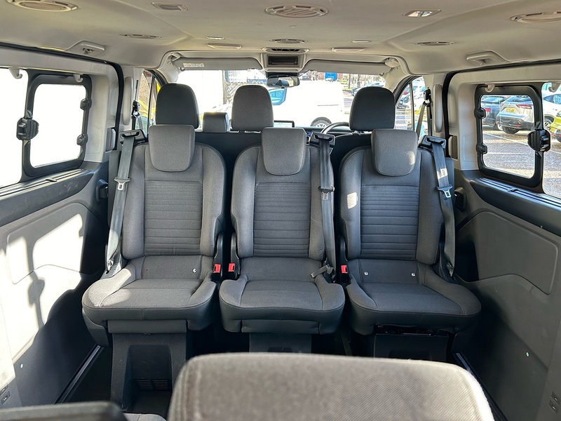 Ford 2.0 320 EcoBlue Titanium Minibus Double Cab 5dr Diesel Auto L2 Euro 6 (s/s) (130 ps)