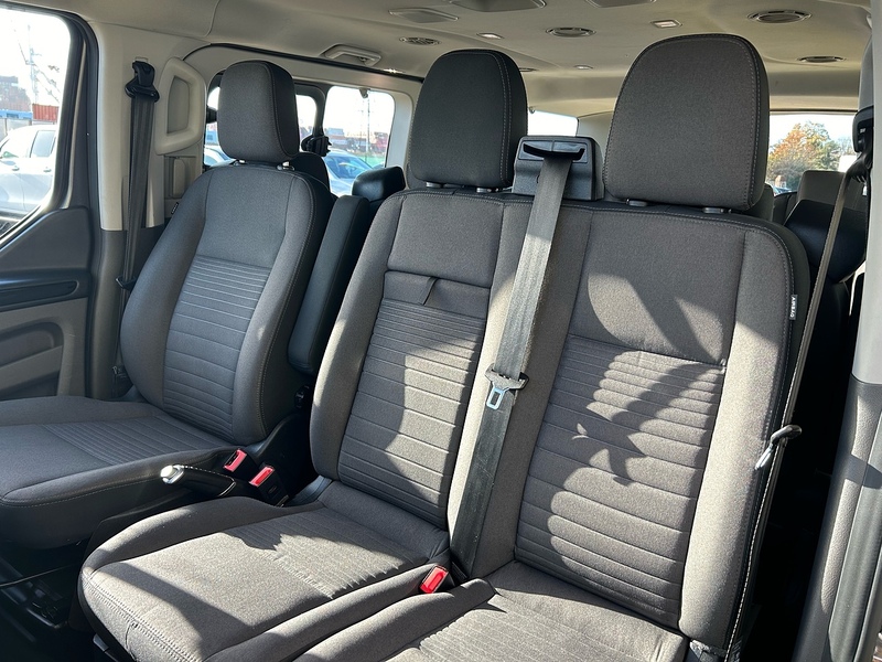 Ford 2.0 320 EcoBlue Titanium Minibus Double Cab 5dr Diesel Auto L2 Euro 6 (s/s) (130 ps)