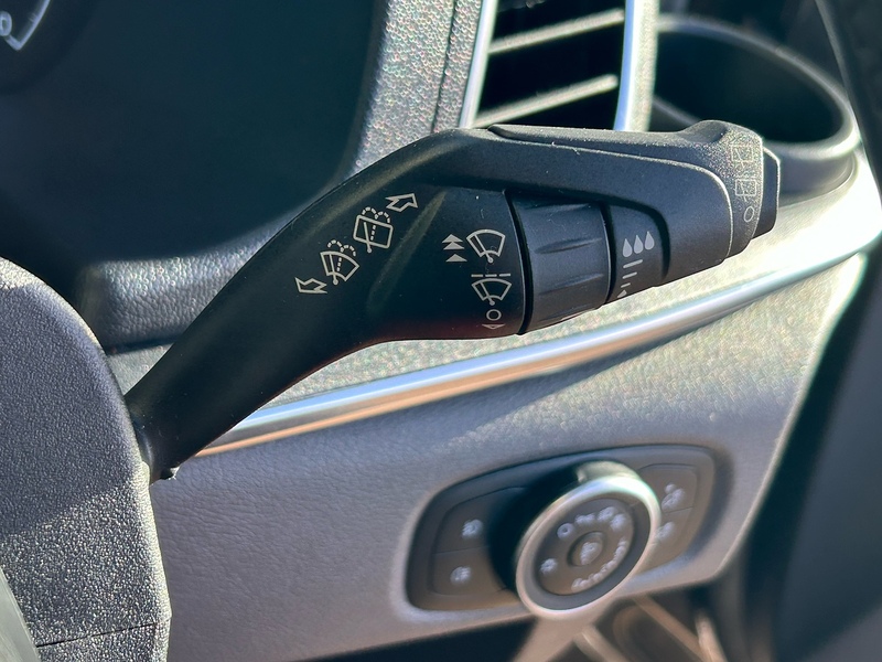 Ford 2.0 320 EcoBlue Titanium Minibus Double Cab 5dr Diesel Auto L2 Euro 6 (s/s) (130 ps)