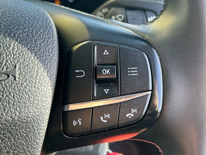 Ford 2.0 320 EcoBlue Titanium Minibus Double Cab 5dr Diesel Auto L2 Euro 6 (s/s) (130 ps)