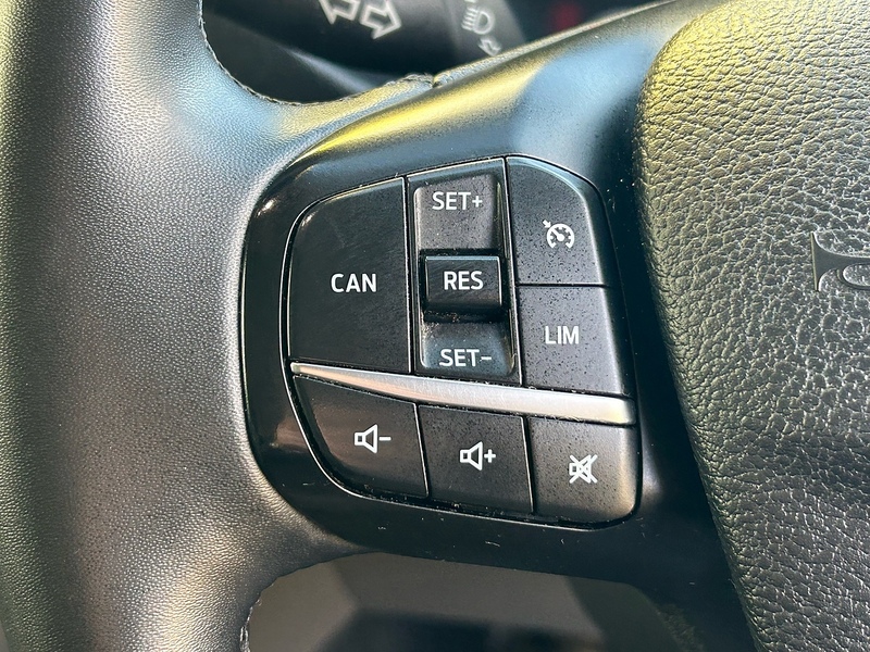 Ford 2.0 320 EcoBlue Titanium Minibus Double Cab 5dr Diesel Auto L2 Euro 6 (s/s) (130 ps)