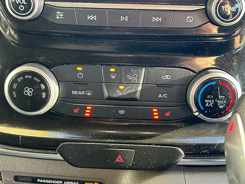 Ford 2.0 320 EcoBlue Titanium Minibus Double Cab 5dr Diesel Auto L2 Euro 6 (s/s) (130 ps)