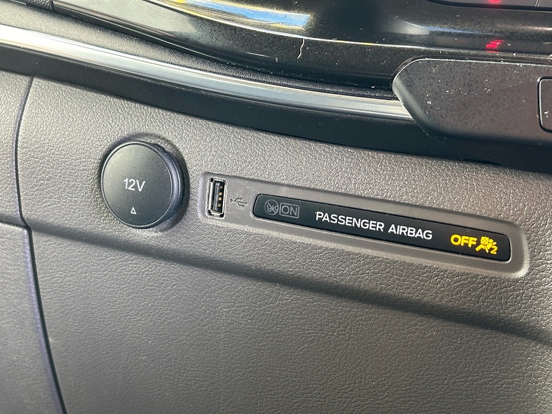 Ford 2.0 320 EcoBlue Titanium Minibus Double Cab 5dr Diesel Auto L2 Euro 6 (s/s) (130 ps)