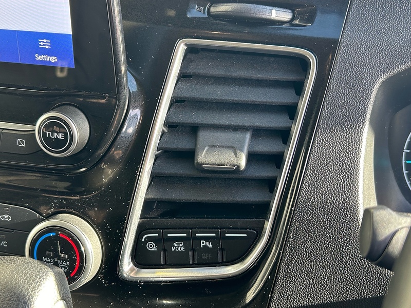 Ford 2.0 320 EcoBlue Titanium Minibus Double Cab 5dr Diesel Auto L2 Euro 6 (s/s) (130 ps)