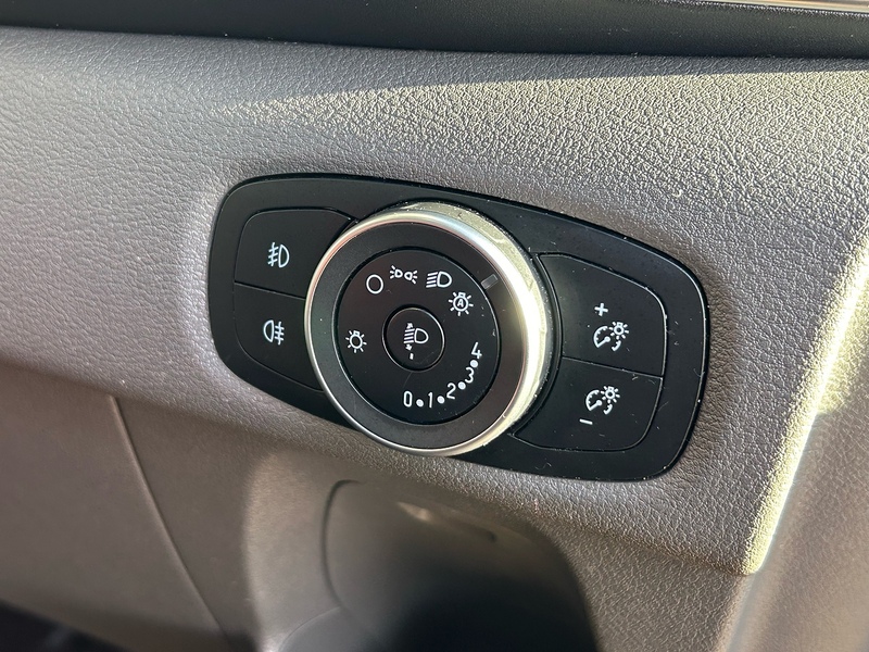 Ford 2.0 320 EcoBlue Titanium Minibus Double Cab 5dr Diesel Auto L2 Euro 6 (s/s) (130 ps)