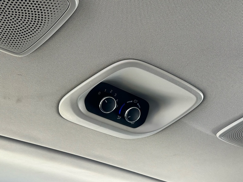 Ford 2.0 320 EcoBlue Titanium Minibus Double Cab 5dr Diesel Auto L2 Euro 6 (s/s) (130 ps)