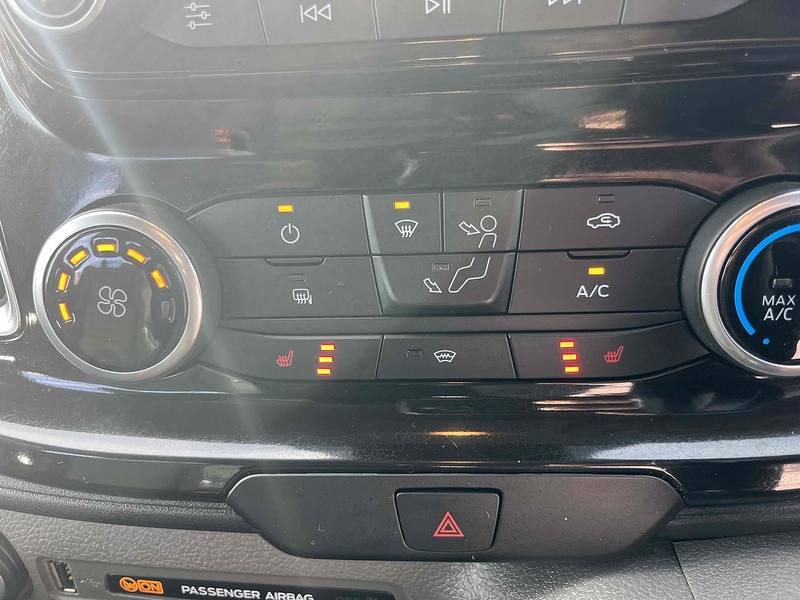 Ford 2.0 320 EcoBlue Limited Crew Van 5dr Diesel Auto L2 H1 Euro 6 (s/s) (130 ps) 2.0 5dr Crew Van Automatic Diesel