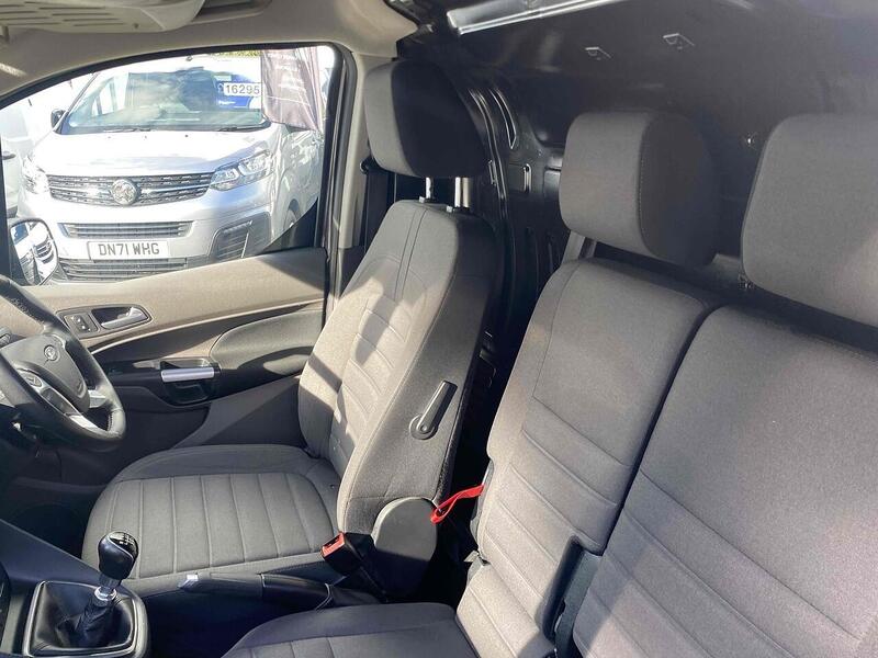 Ford 1.5 200 EcoBlue Limited Panel Van 5dr Diesel Manual L1 Euro 6 (s/s) (120 ps)