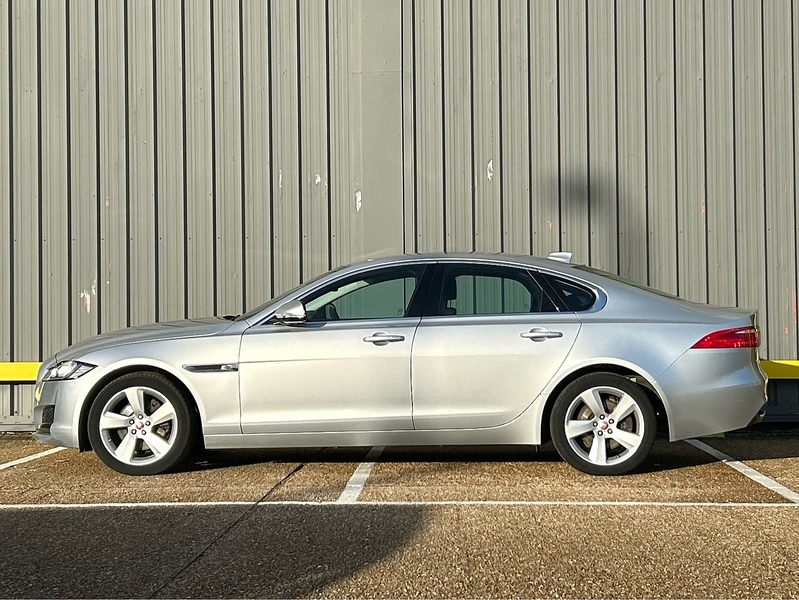 Jaguar 2.0d Portfolio Saloon 4dr Diesel Auto Euro 6 (s/s) (180 ps)