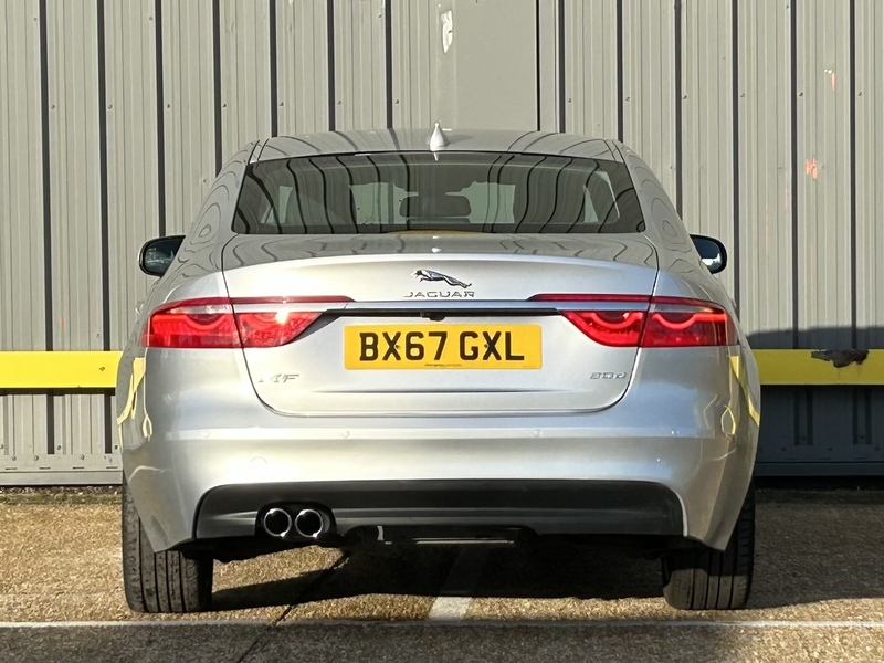 Jaguar 2.0d Portfolio Saloon 4dr Diesel Auto Euro 6 (s/s) (180 ps)