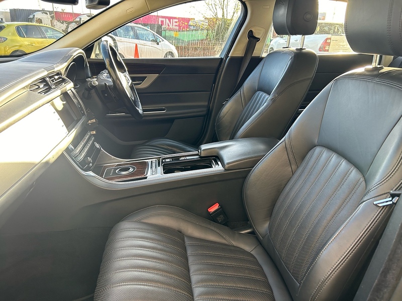 Jaguar 2.0d Portfolio Saloon 4dr Diesel Auto Euro 6 (s/s) (180 ps)