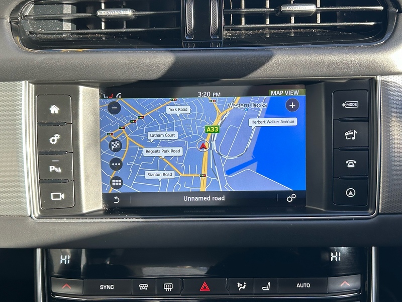 Jaguar 2.0d Portfolio Saloon 4dr Diesel Auto Euro 6 (s/s) (180 ps)