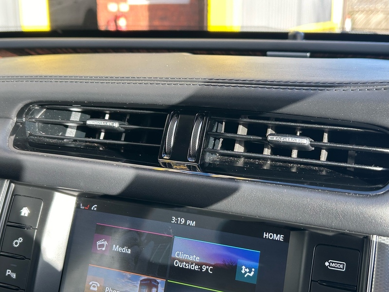 Jaguar 2.0d Portfolio Saloon 4dr Diesel Auto Euro 6 (s/s) (180 ps)