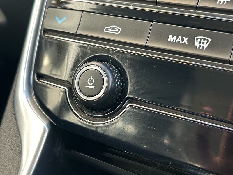 Jaguar 2.0d Portfolio Saloon 4dr Diesel Auto Euro 6 (s/s) (180 ps)