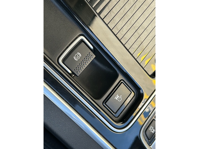 Jaguar 2.0d Portfolio Saloon 4dr Diesel Auto Euro 6 (s/s) (180 ps)