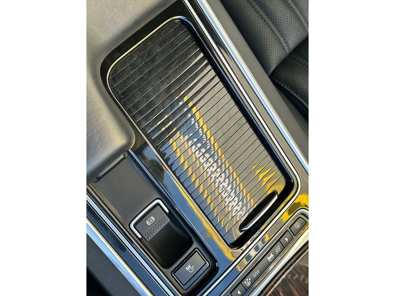 Jaguar 2.0d Portfolio Saloon 4dr Diesel Auto Euro 6 (s/s) (180 ps)