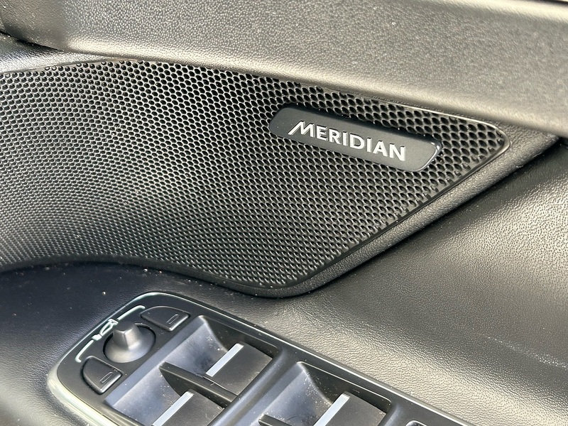 Jaguar 2.0d Portfolio Saloon 4dr Diesel Auto Euro 6 (s/s) (180 ps)