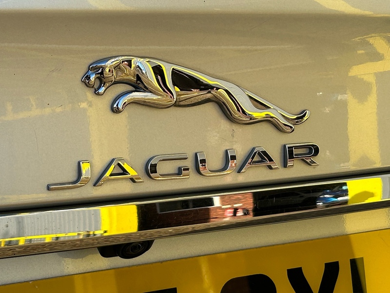 Jaguar 2.0d Portfolio Saloon 4dr Diesel Auto Euro 6 (s/s) (180 ps)
