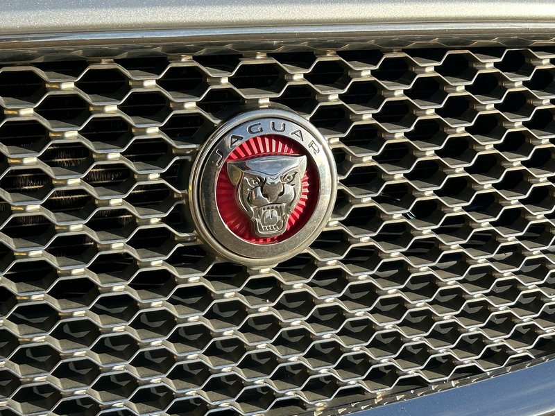 Jaguar 2.0d Portfolio Saloon 4dr Diesel Auto Euro 6 (s/s) (180 ps)