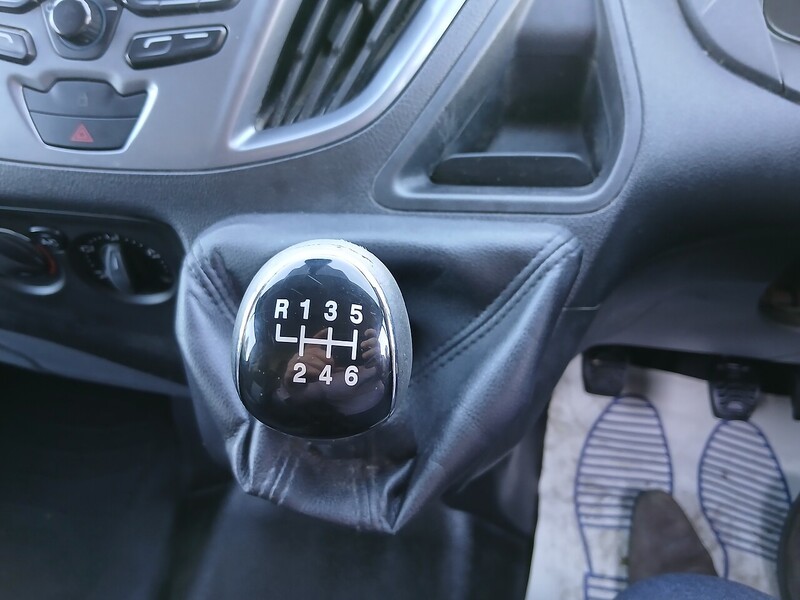 Ford 2.2 TDCi 290 Limited Panel Van 5dr Diesel Manual L2 H1 (186 g/km, 123 bhp)