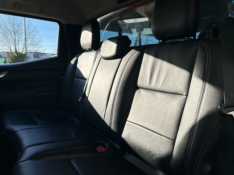 Mercedes-Benz 2.3 CDI Progressive Pickup Double Cab 4dr Diesel Auto 4MATIC Euro 6 (190 ps)