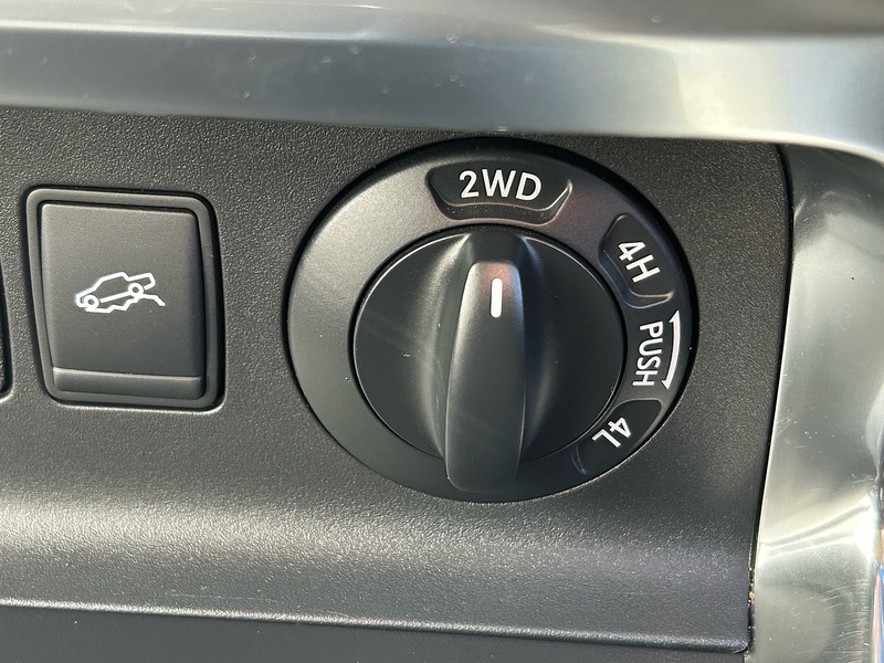 Mercedes-Benz 2.3 CDI Progressive Pickup Double Cab 4dr Diesel Auto 4MATIC Euro 6 (190 ps)