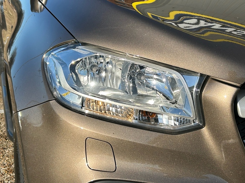 Mercedes-Benz 2.3 CDI Progressive Pickup Double Cab 4dr Diesel Auto 4MATIC Euro 6 (190 ps)