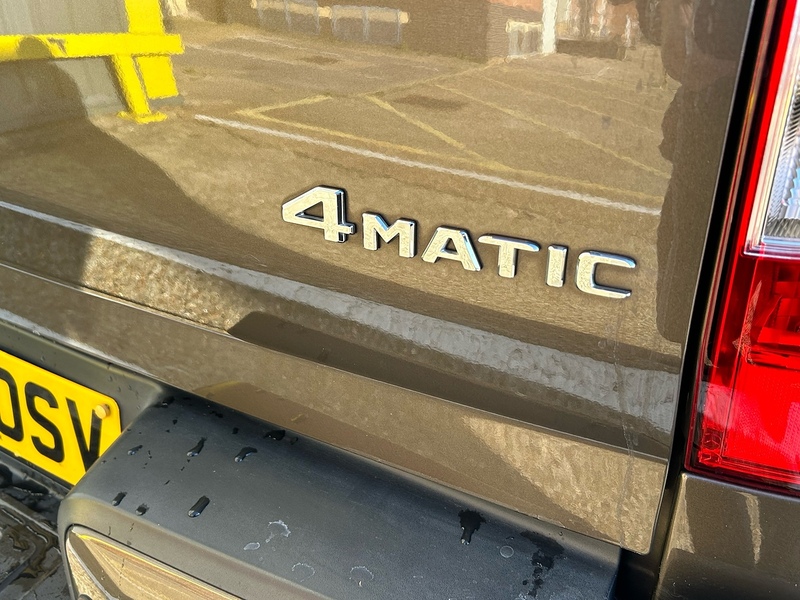 Mercedes-Benz 2.3 CDI Progressive Pickup Double Cab 4dr Diesel Auto 4MATIC Euro 6 (190 ps)