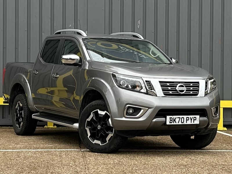 Nissan 2.3 dCi Tekna Pickup Double Cab 4dr Diesel Auto 4WD Euro 6 (190 ps)