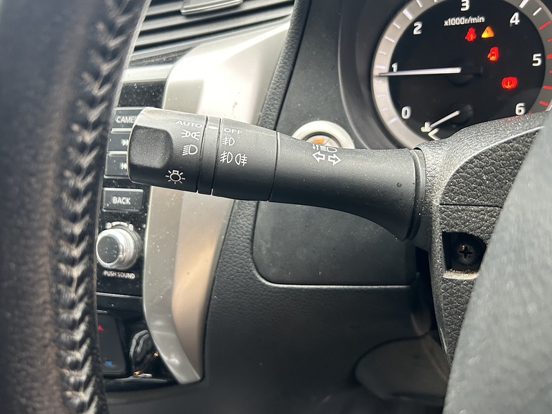 Nissan 2.3 dCi Tekna Pickup Double Cab 4dr Diesel Auto 4WD Euro 6 (190 ps)