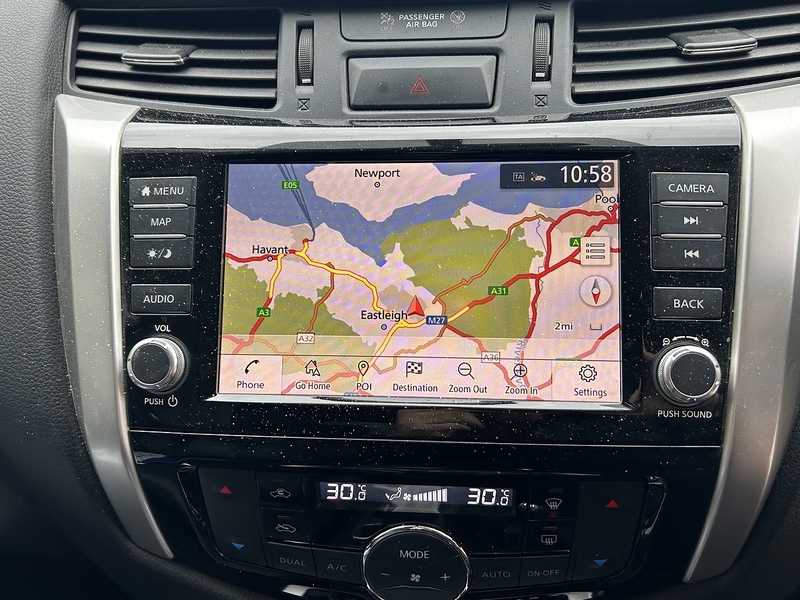 Nissan 2.3 dCi Tekna Pickup Double Cab 4dr Diesel Auto 4WD Euro 6 (190 ps)