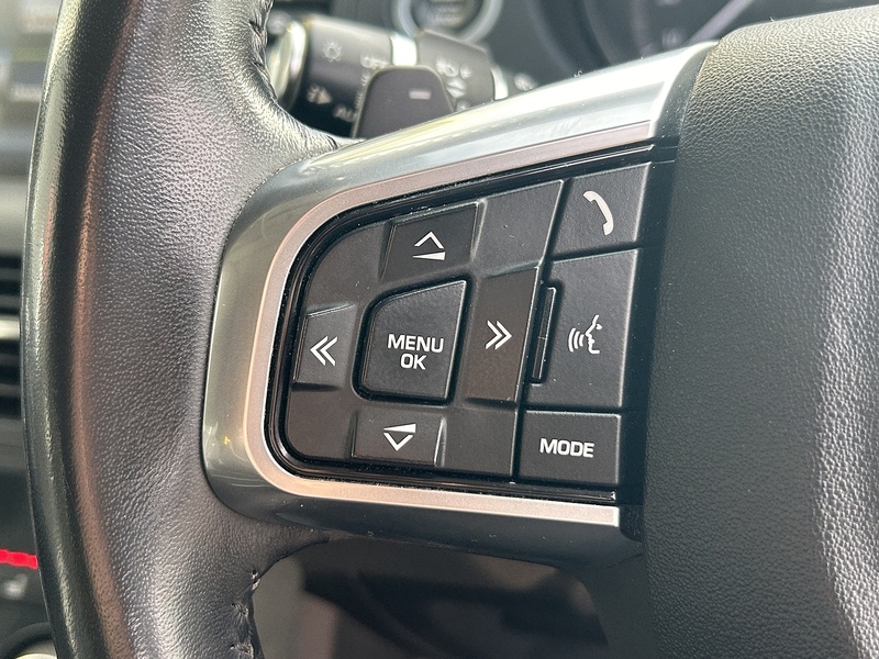 Land Rover 2.0 TD4 HSE Black SUV 5dr Diesel Auto 4WD Euro 6 (s/s) (180 ps)