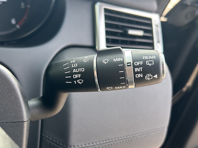 Land Rover 2.0 TD4 HSE Black SUV 5dr Diesel Auto 4WD Euro 6 (s/s) (180 ps)