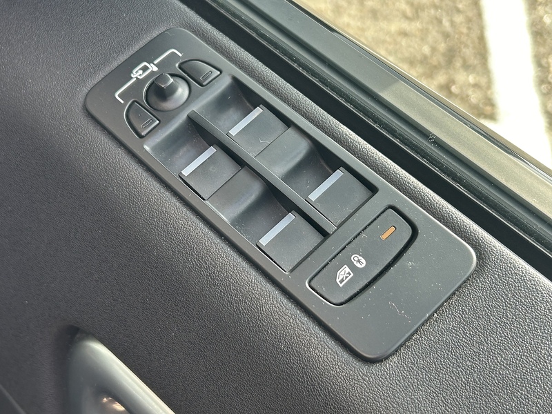 Land Rover 2.0 TD4 HSE Black SUV 5dr Diesel Auto 4WD Euro 6 (s/s) (180 ps)