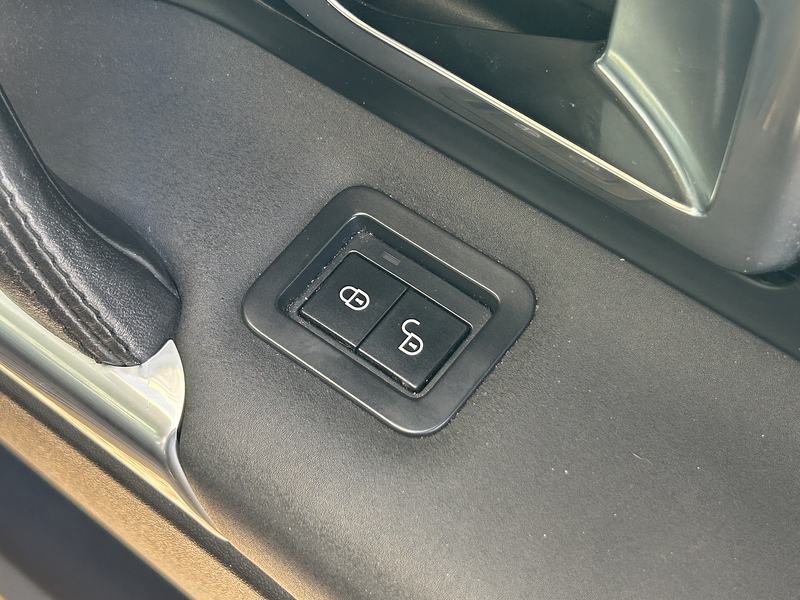 Land Rover 2.0 TD4 HSE Black SUV 5dr Diesel Auto 4WD Euro 6 (s/s) (180 ps)