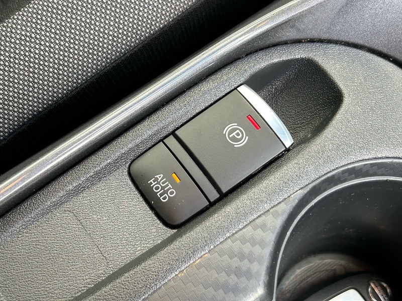 Nissan DIG-T N-Connecta SUV 1.0 Automatic Petrol