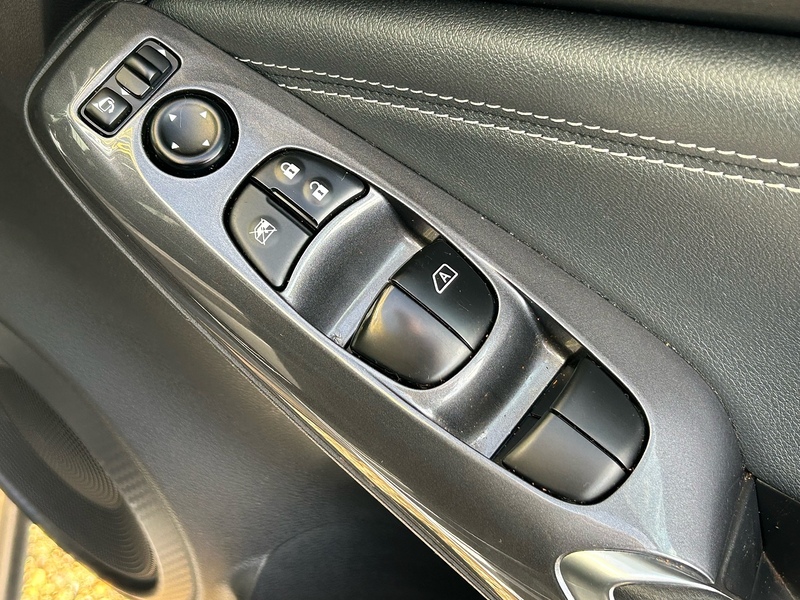 Nissan DIG-T N-Connecta SUV 1.0 Automatic Petrol