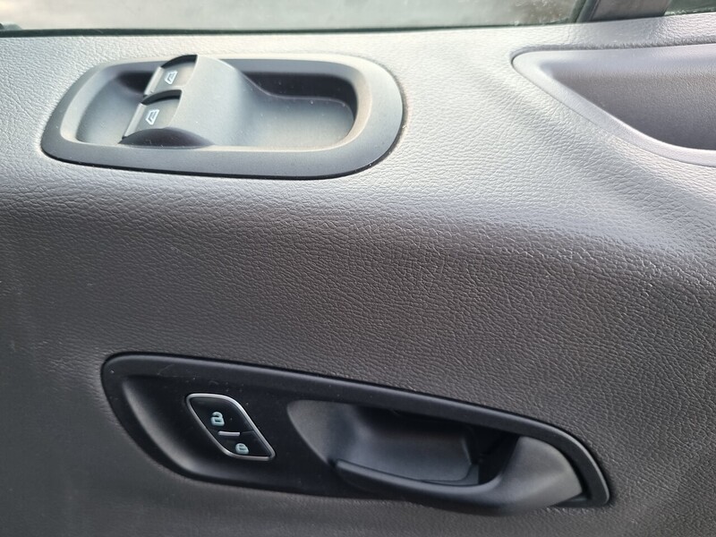 Ford 2.0 350 EcoBlue Leader Luton 2dr Diesel Manual RWD L3 Euro 6 (s/s) (130 ps) 2.0 2dr Luton Van Manual Diesel